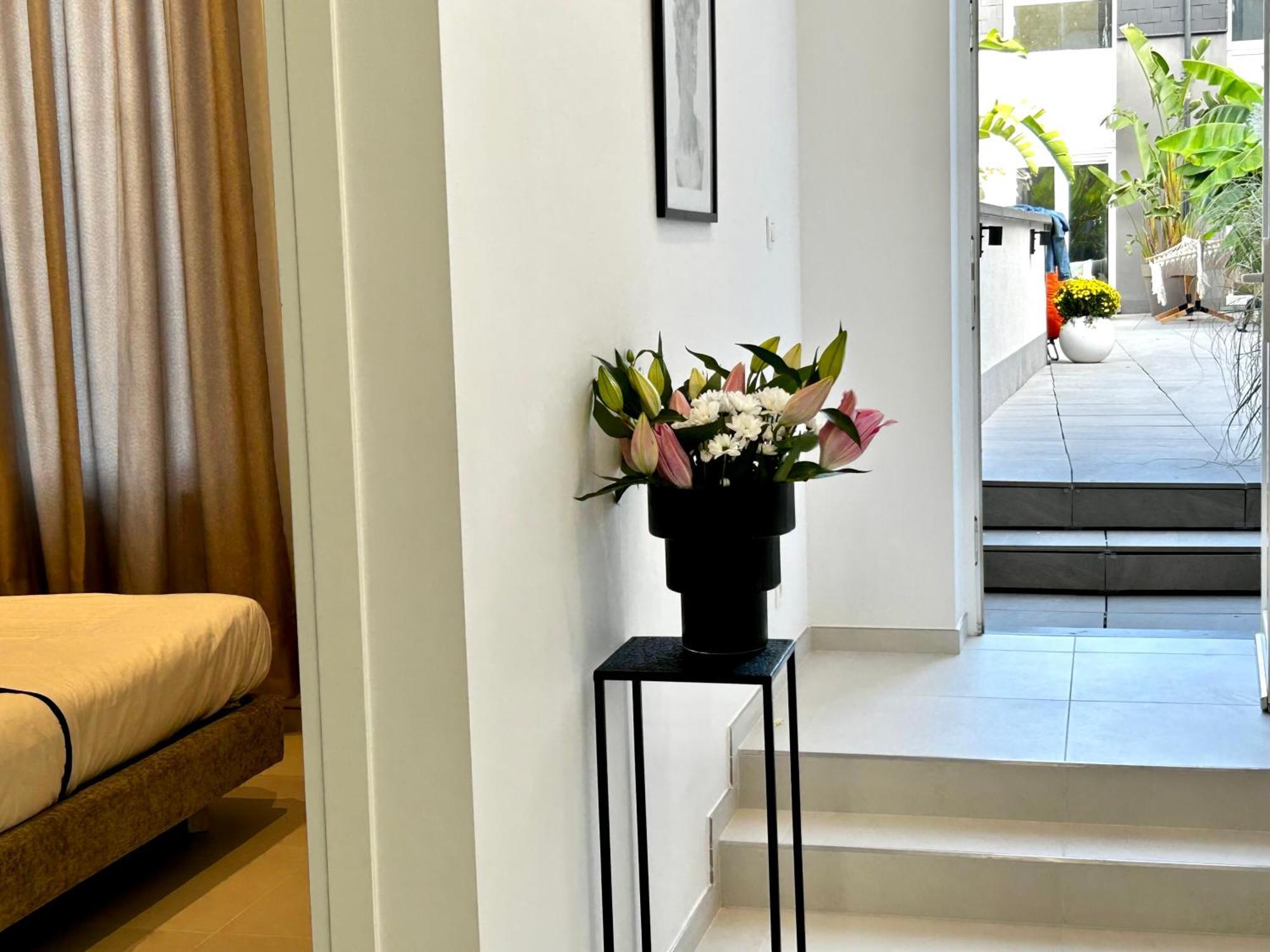 Phoenix Garden Apartment Mons Luaran gambar